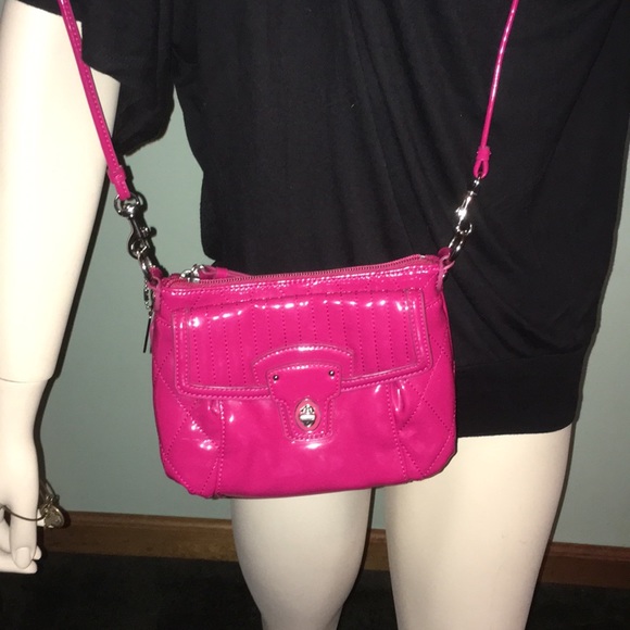 Adorable small Pink coach - Picture 7 of 8